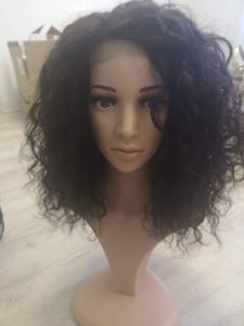 Perruque ou Wig, confectionnée par la coiffeuse afro appelée Joyie Luxury